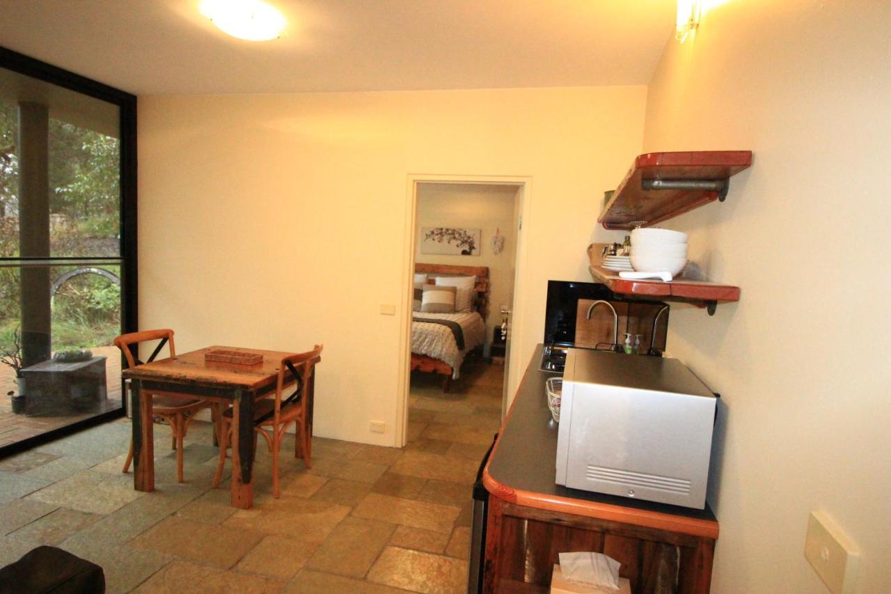 Down To Earth Farm Retreat Apartment Sarsfield Екстериор снимка
