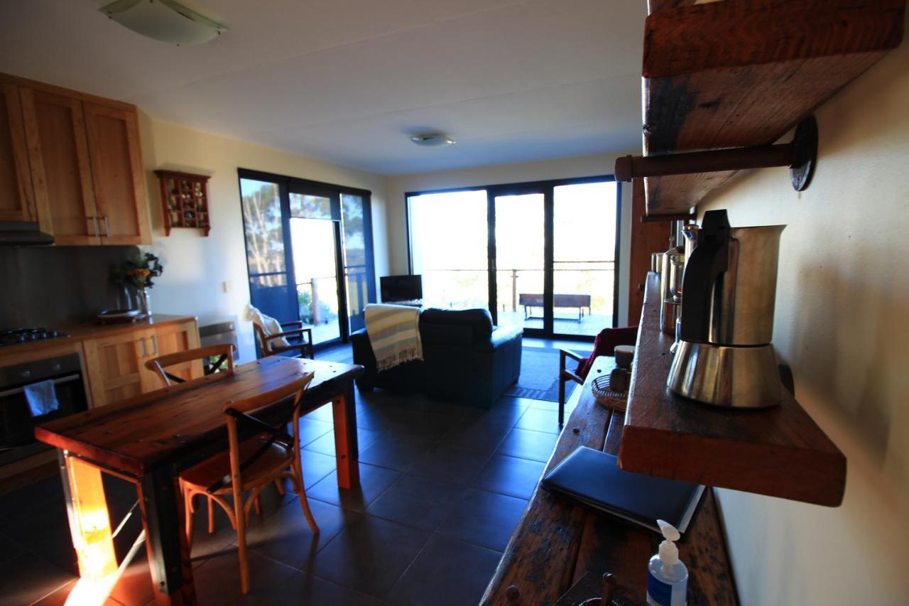Down To Earth Farm Retreat Apartment Sarsfield Екстериор снимка